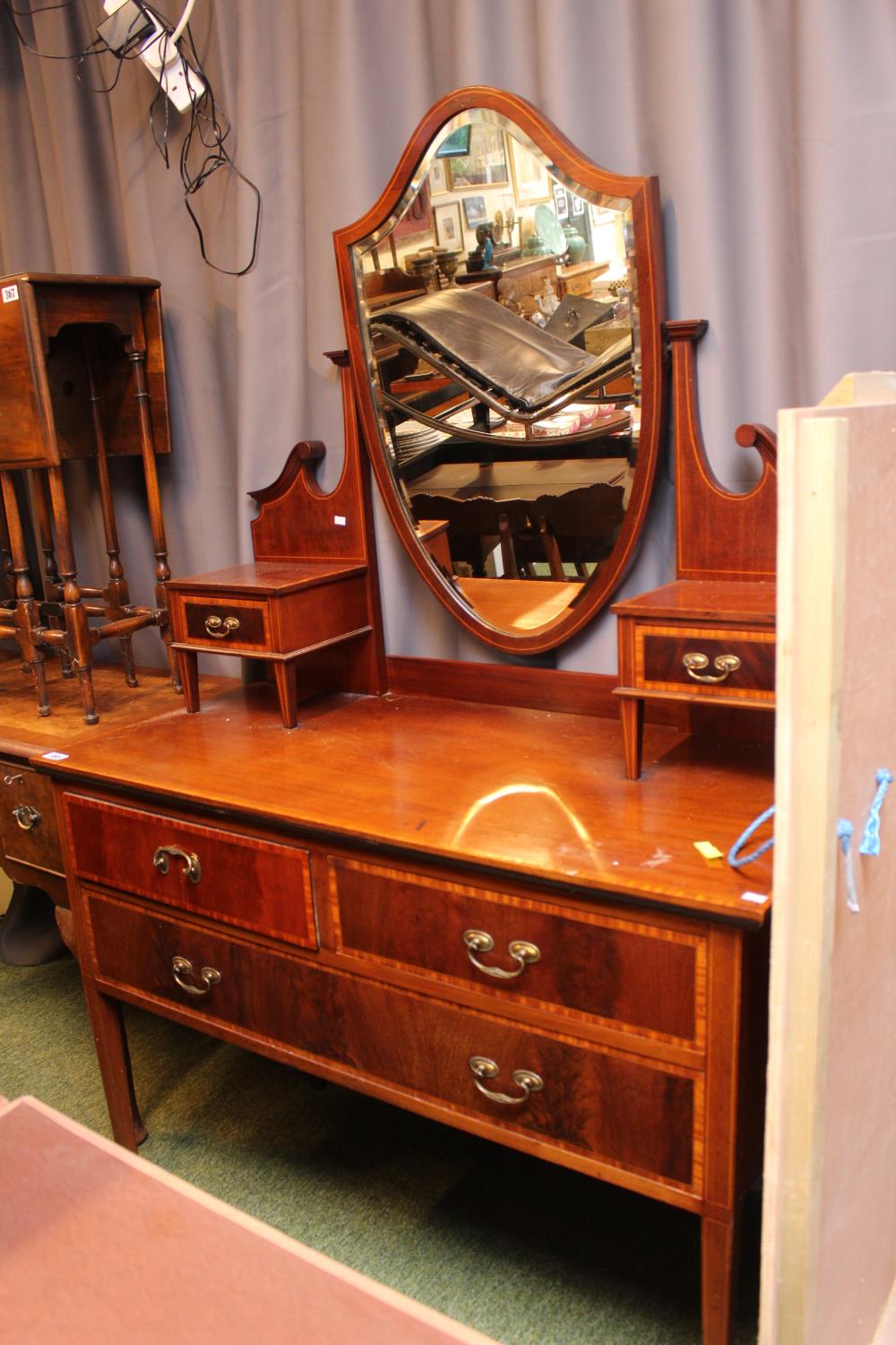 Edwardian Walnut and Satinwood Inlaid dressing table with Shield back mirror