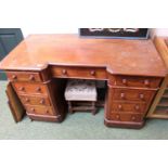 Victorian breakfront pedestal desk of 9 drawers with turned handles. 124cm in Width