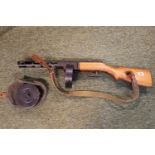 BB Sub Machine Gun with Magazine and wooden stock, with extra magazine and pouch PPSH 41