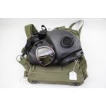 Rare US M17A1 Gas Mask and green canvas bag