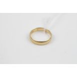 18ct Gold Wedding band 2.8g total weight