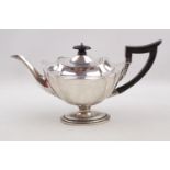 Georgian Style Silver Fluted Teapot Chester 1904 418g total weight