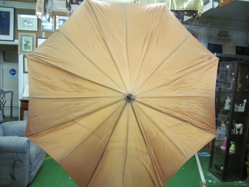A parasol - Image 4 of 4