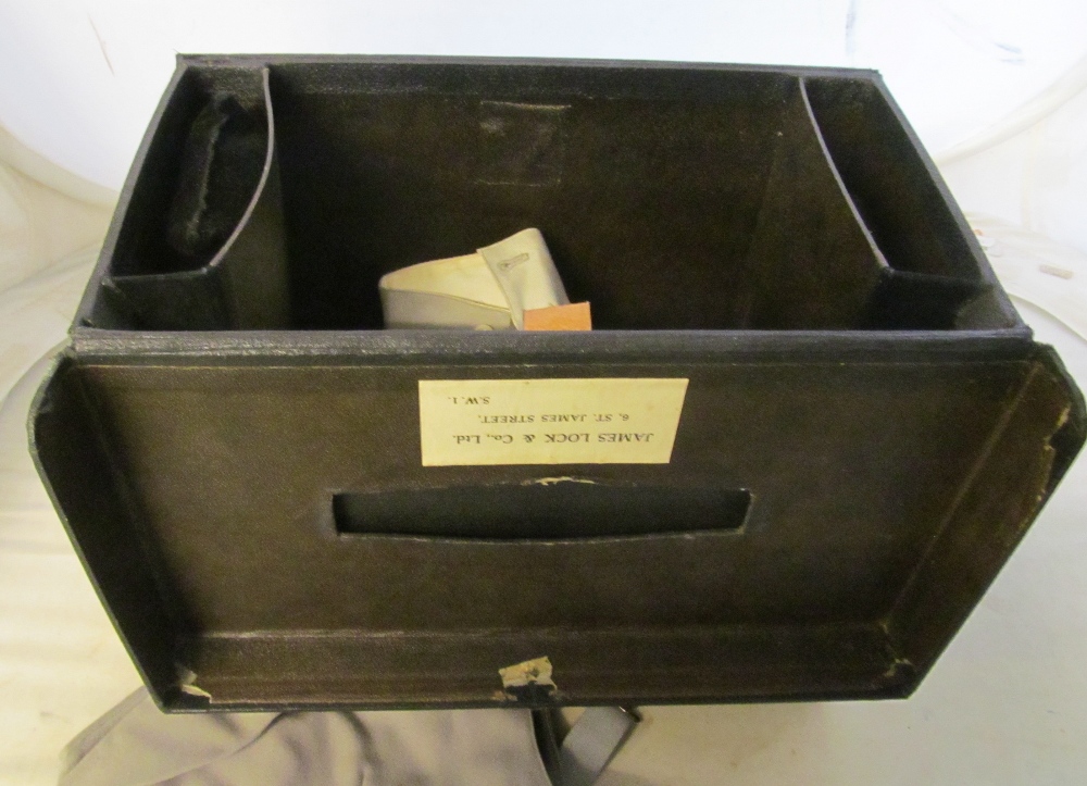 A James Lock & Co. top hat box with accessories and with Morgan Ball hat - Image 4 of 6