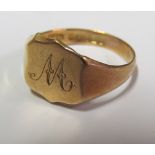 A 9ct gold signet ring 'M' size P/Q 2.2g