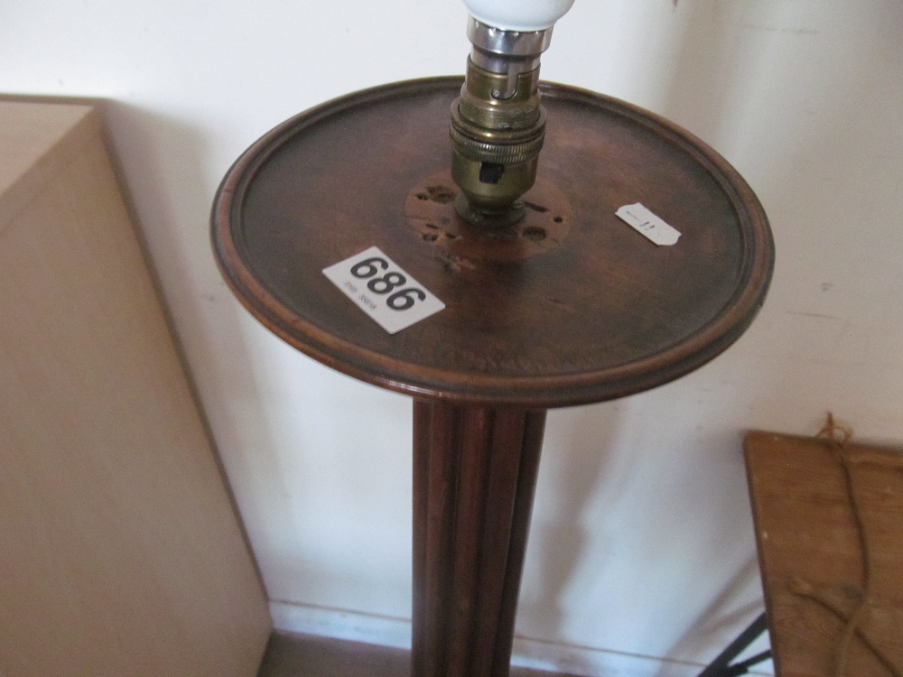 A mahogany standard lamp with fluted column - Image 2 of 2