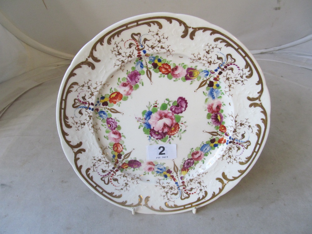 A late 18th/early 19th Century Worcester hand painted floral plate with gilt detail Worcester - Image 2 of 4