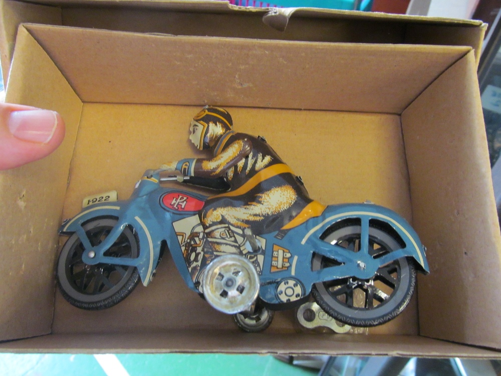 A modern tinplate motorcycle rider, a vintage bus (both boxed) and modern chess set - Image 3 of 4