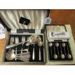 A pair of silver salt spoons London 1827, set of six bean terminal spoons (i.c), plated dessert