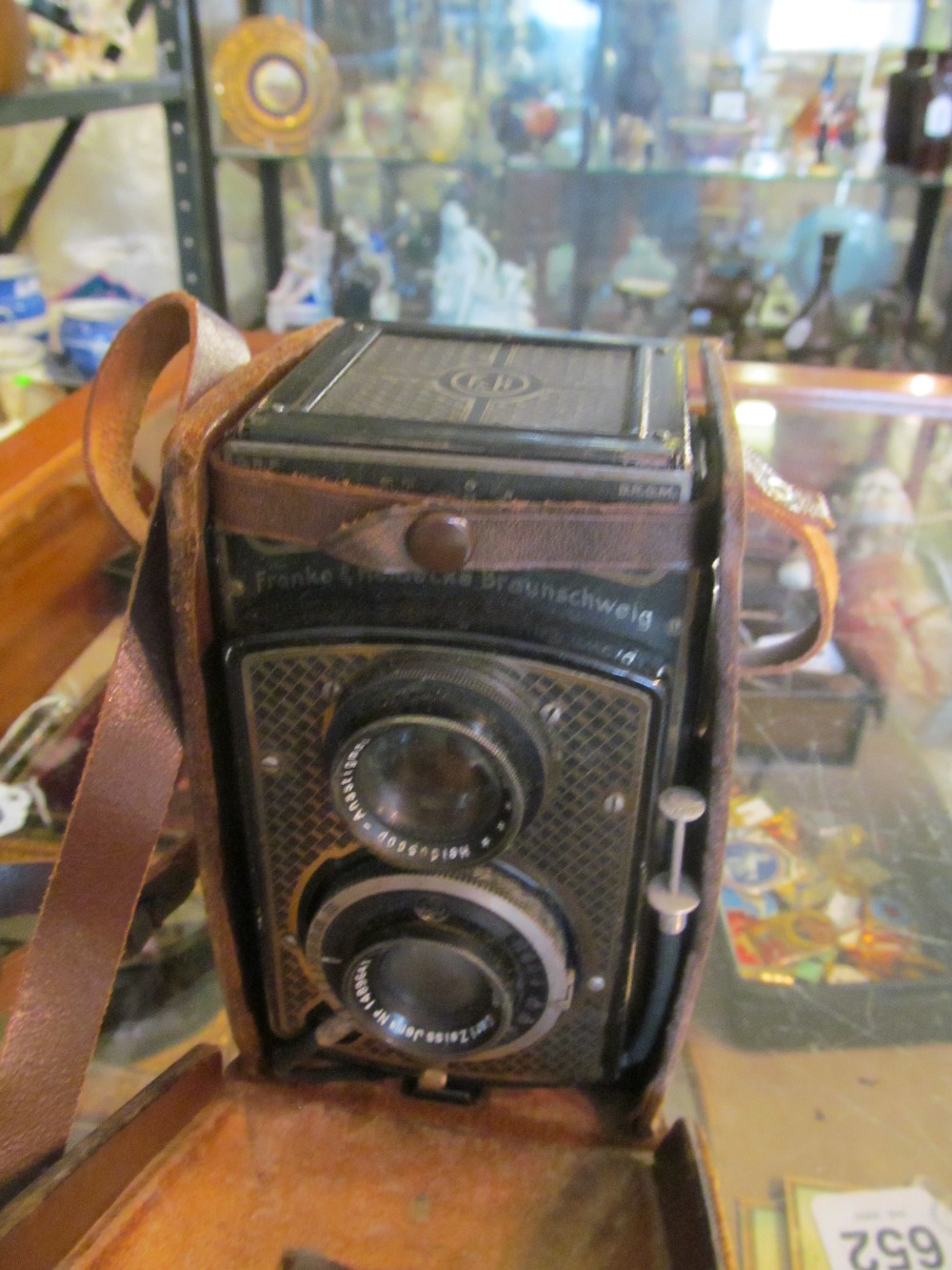 An Eastman Kodak Co. folding camera and a Franke & Heidecke box camera - Image 6 of 8