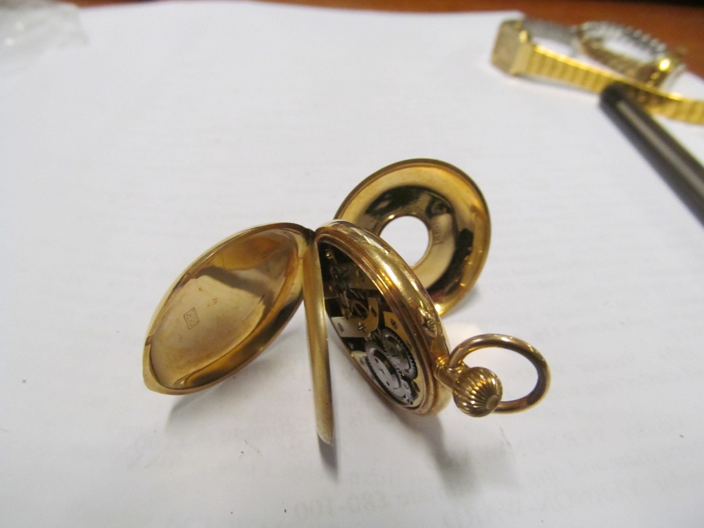 A small 18k gold half hunter pocket watch (inner cover metal), slight dent between 3 & 4 - Image 4 of 5