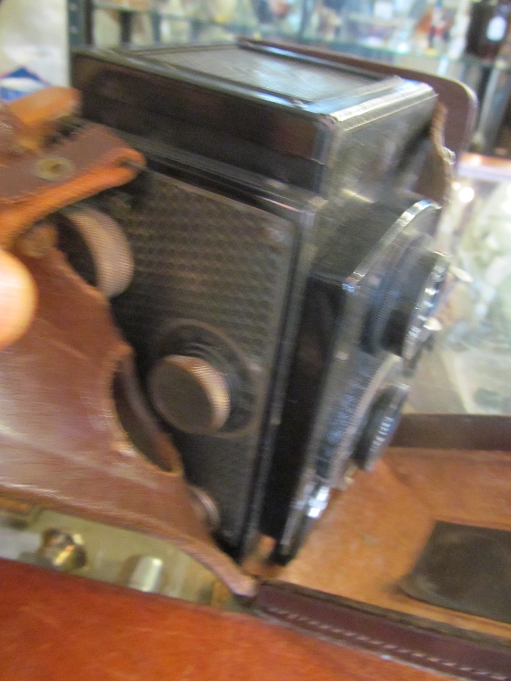 An Eastman Kodak Co. folding camera and a Franke & Heidecke box camera - Image 7 of 8