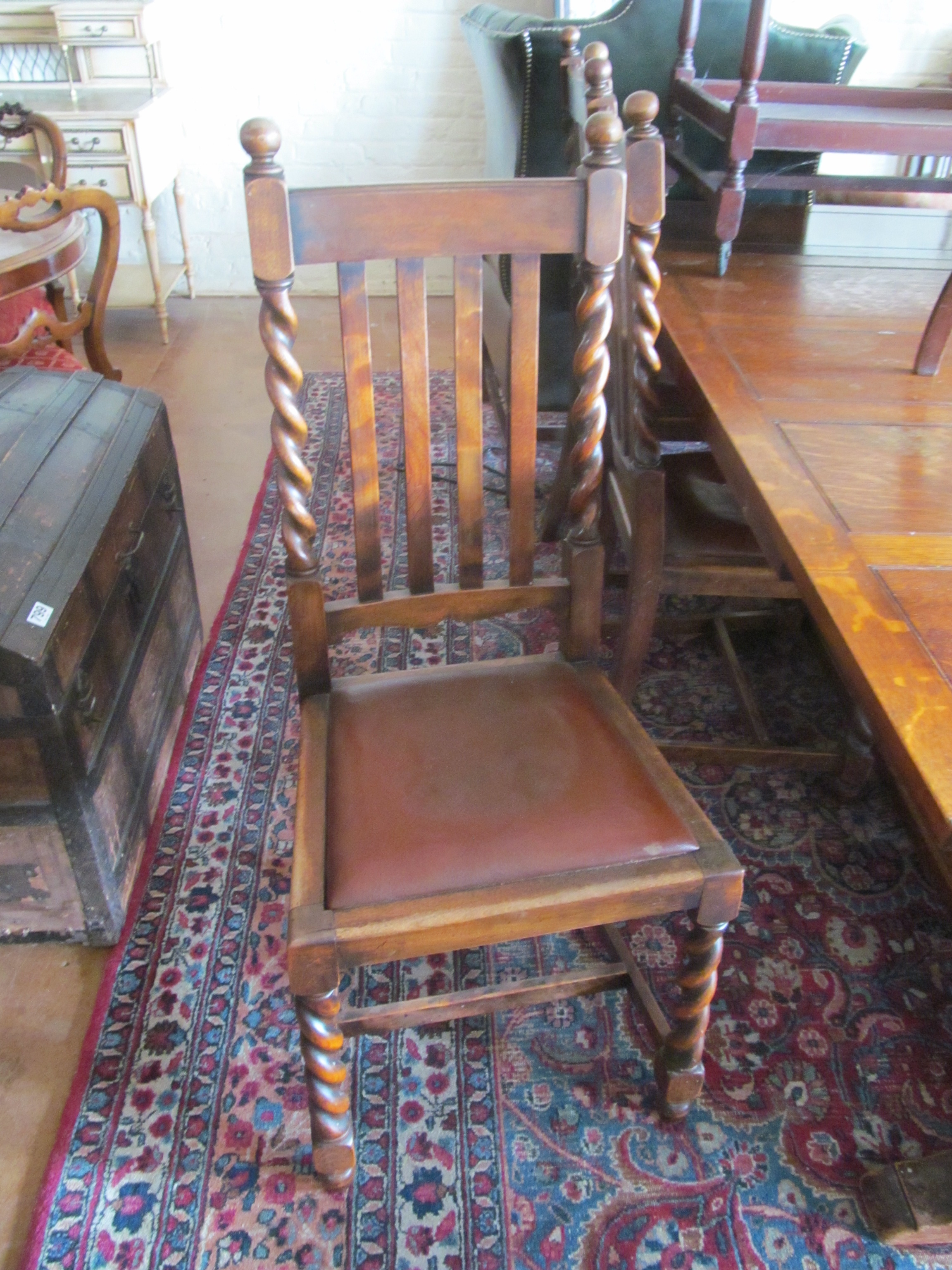 An oak drawleaf table and set of 6 chairs - Image 2 of 3