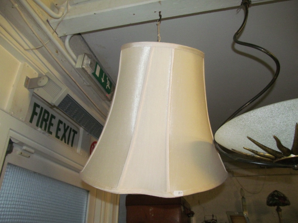 A leather suitcase and lamp shade - Image 6 of 6