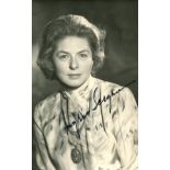 ACADEMY AWARD WINNERS: Selection of signed postcard photographs by various Oscar winning actors and