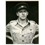VICTORIA CROSS: Small selection of signed 8 x 10 photographs and slightly smaller (3) by various