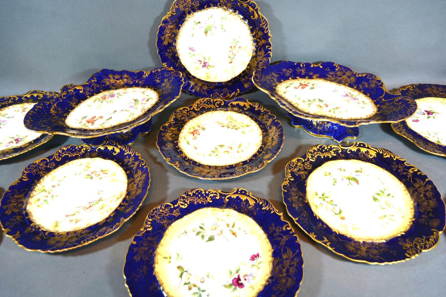 A Hammersley Dessert Service comprising a pair of comports and nine plates all hand painted with - Bild 2 aus 2