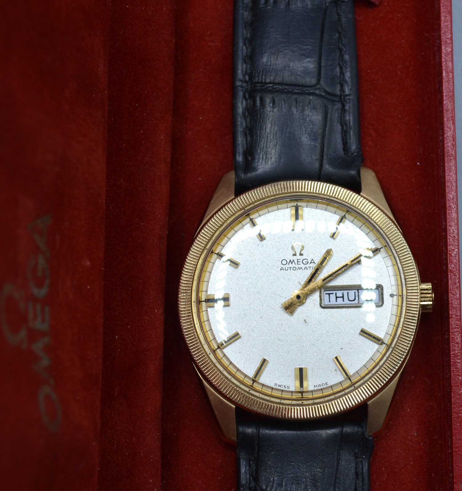 An 9ct gold Omega Seamaster automatic gentlemans wristwatch, 3.5cms diameter dial, with Omega box - Image 2 of 3