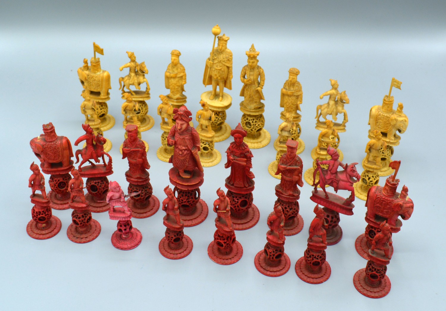 An early 19th century Chinese carved ivory chess set, each piece finely carved with puzzle balls - Image 2 of 5