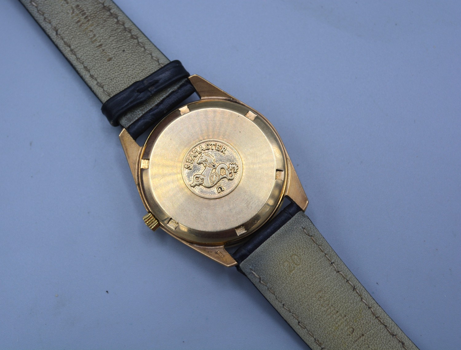 An 9ct gold Omega Seamaster automatic gentlemans wristwatch, 3.5cms diameter dial, with Omega box - Image 3 of 3