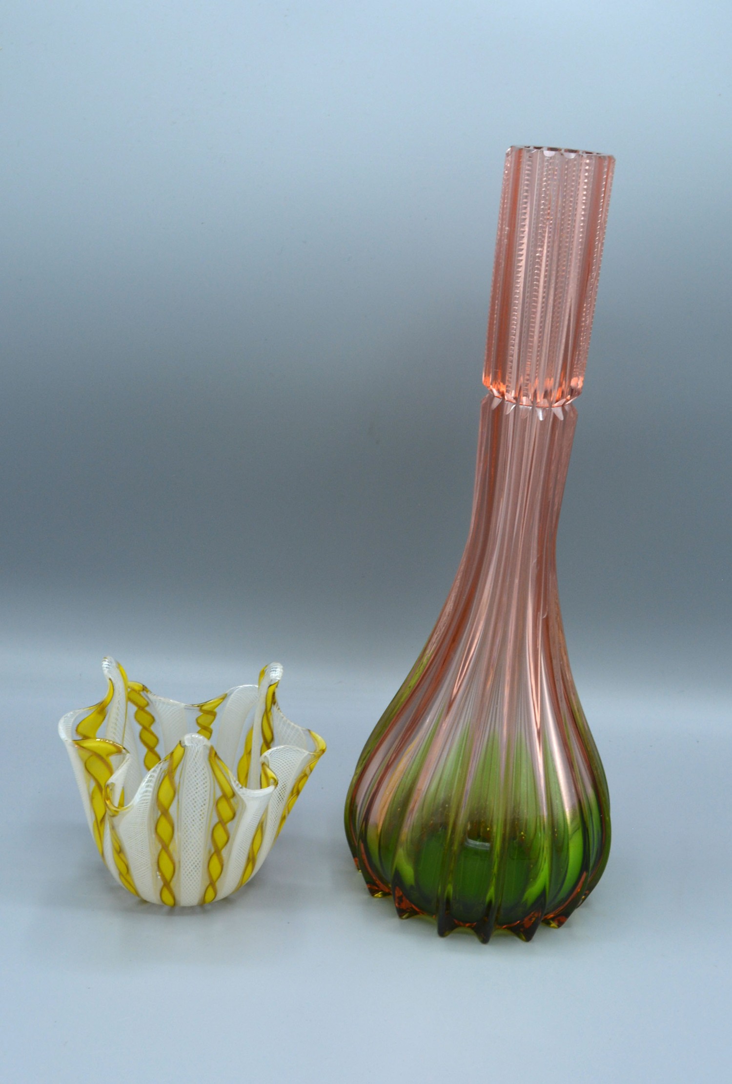 A Murano Glass Latticino Ribbon Handkerchief Vase decorated in yellow and gilt, 9.5 cms tall