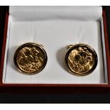 Gold Sovereigns 1913 and 1915 mounted as Cufflinks (Gold mounts 9ct), Boxed