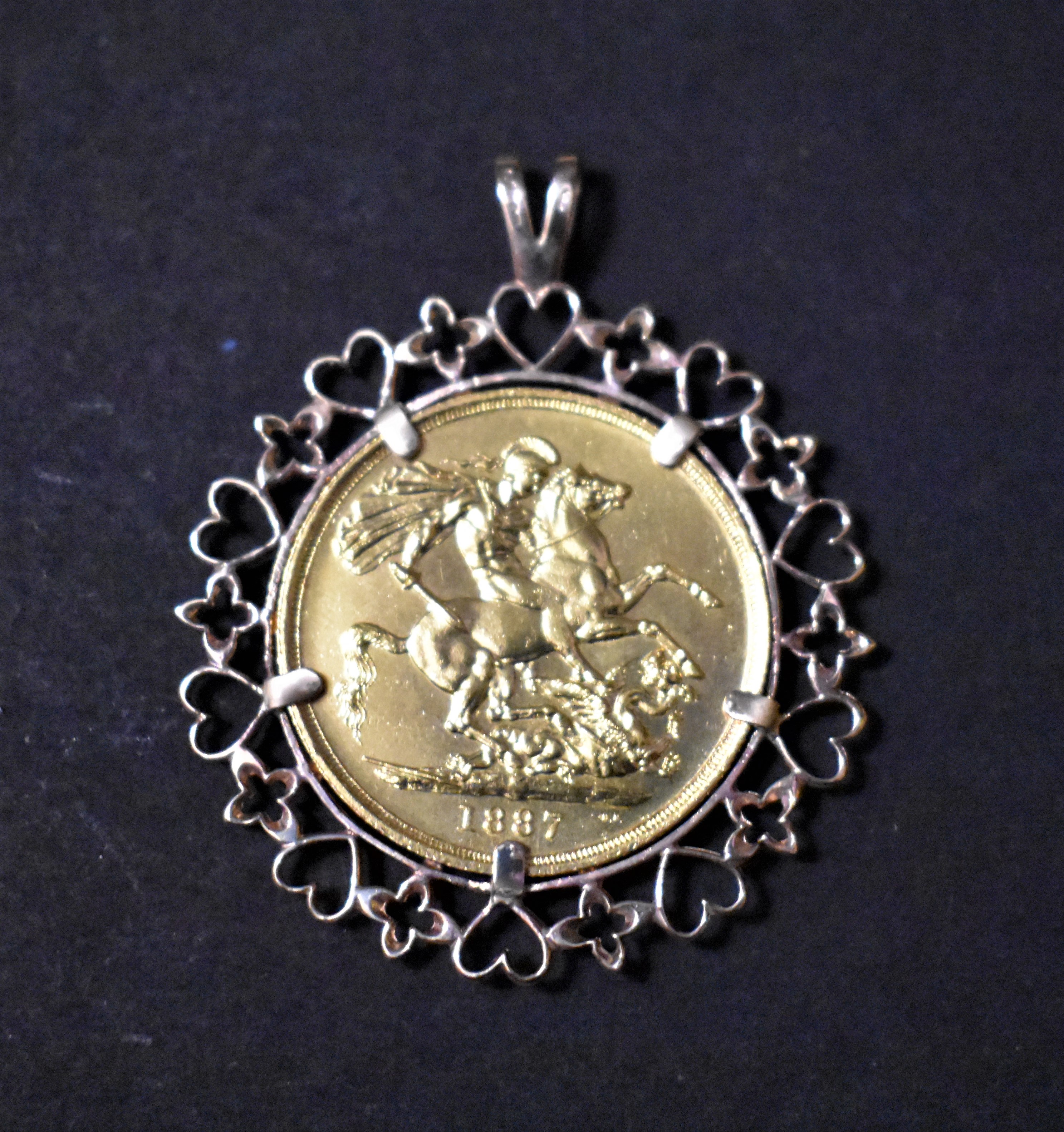 Gold Two Pounds 1887 Victoria Jubilee with an ornate Gold Mount for a Necklace. - Image 2 of 2