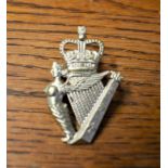 Royal Irish Regiment EIIR Cap Badge (White-metal, lugs)