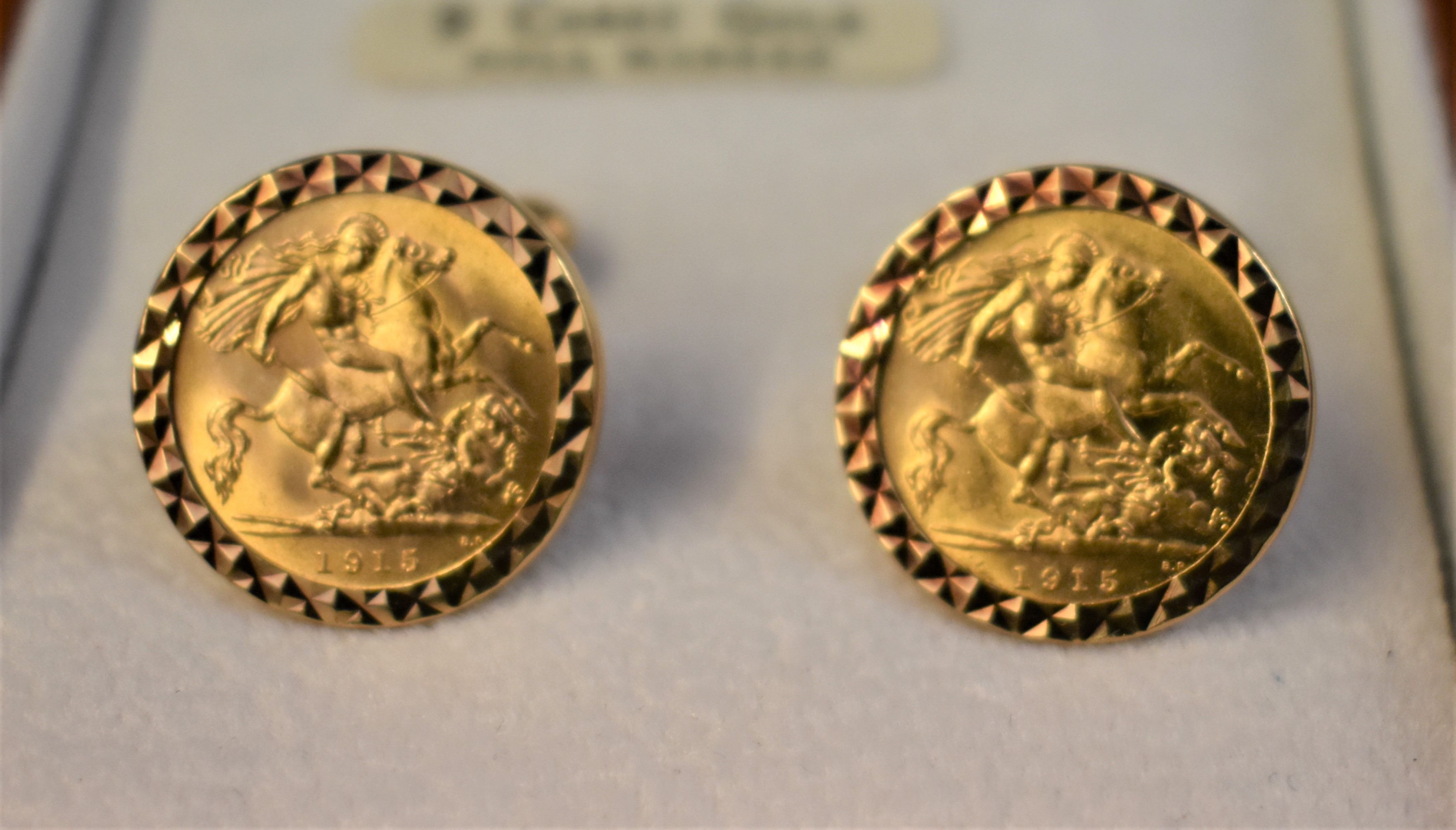Gold pair of 1915 Half Sovereigns in 9ct Cuff Links, boxed - Image 2 of 2