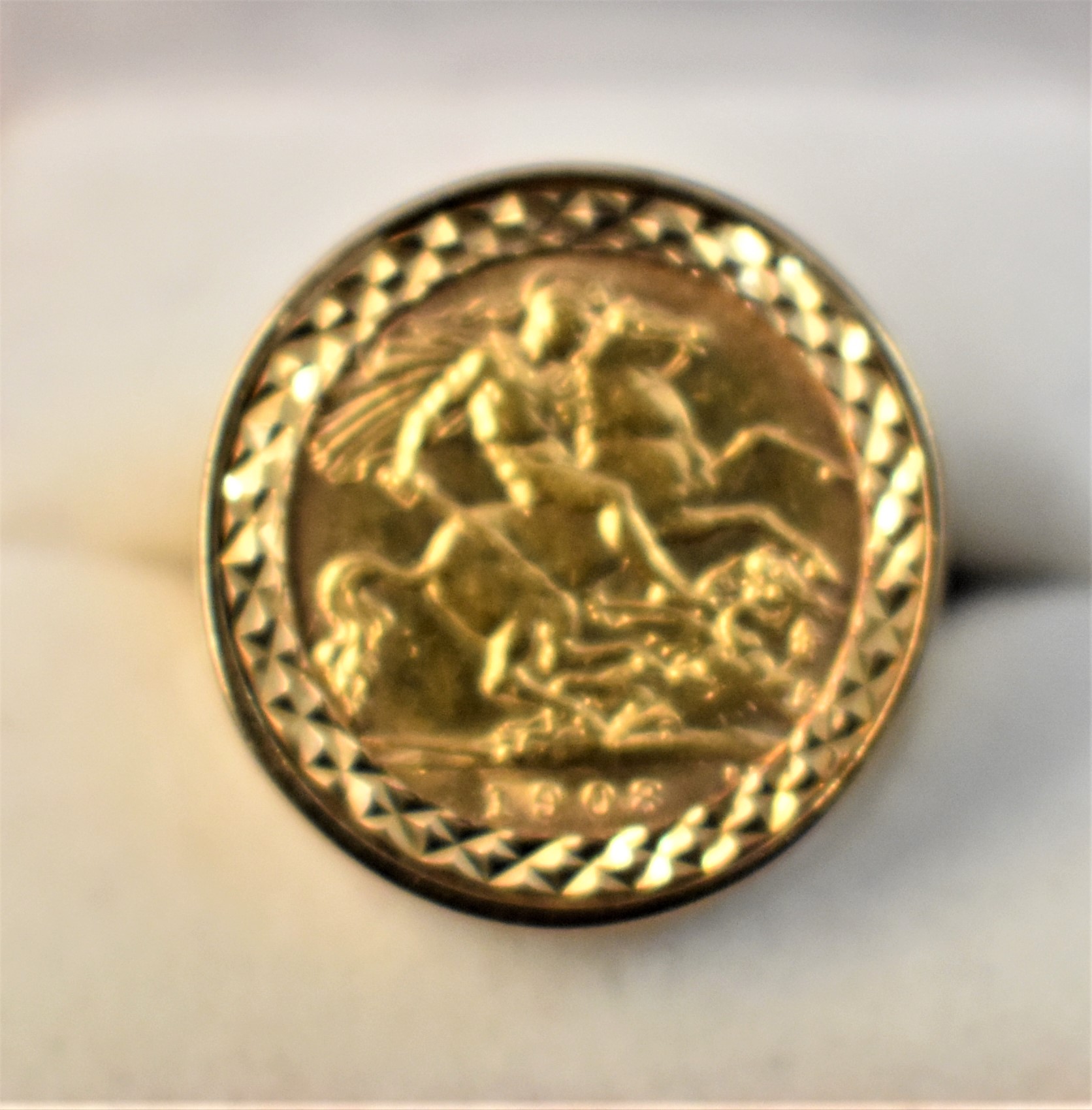 Gold 1908 Half Sovereign set into a 9ct Gold Ring (Gents sized) boxed, (10gm's)