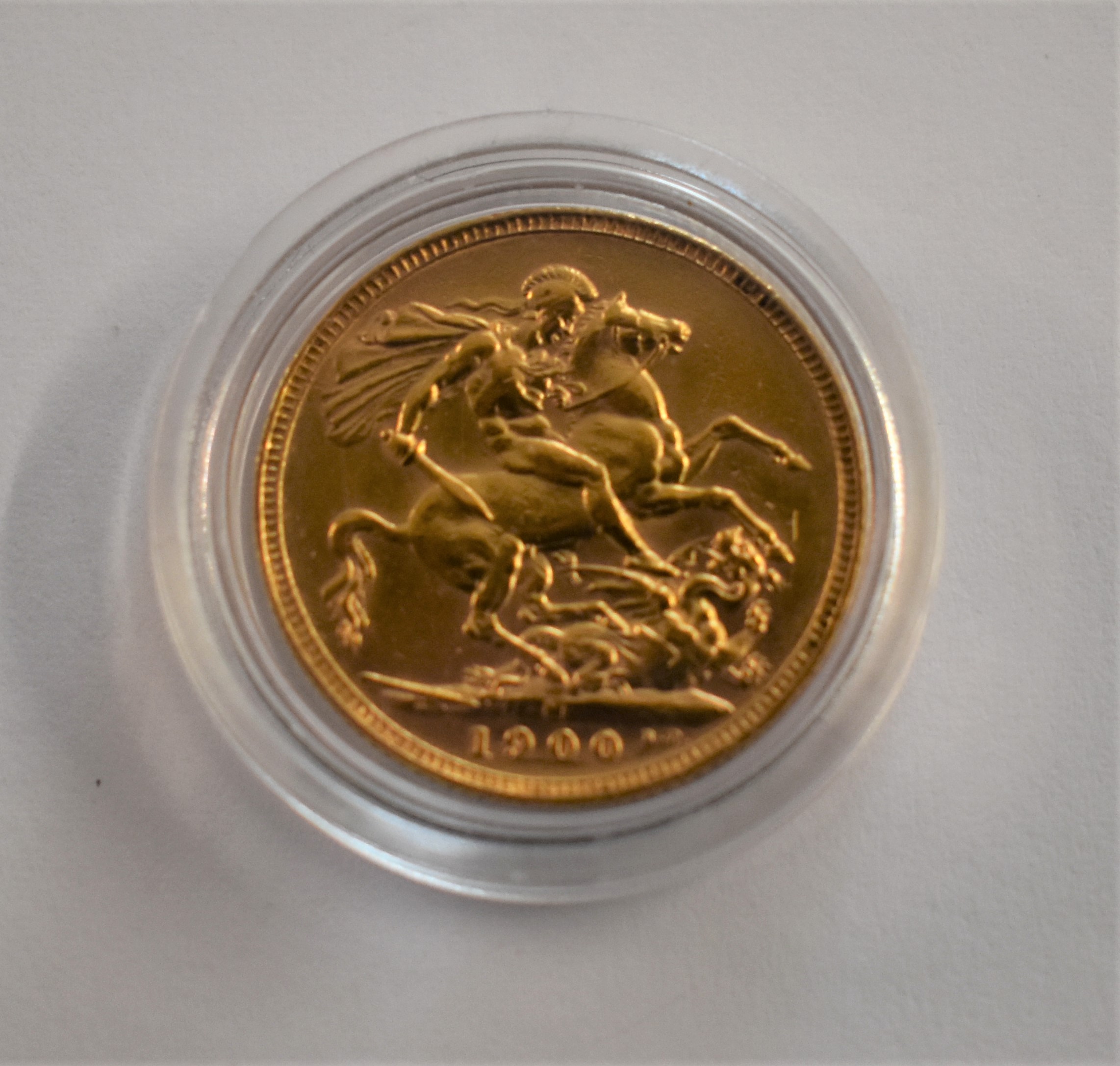 Gold 1900 Victoria old Head Sovereign, GEF - Image 2 of 2