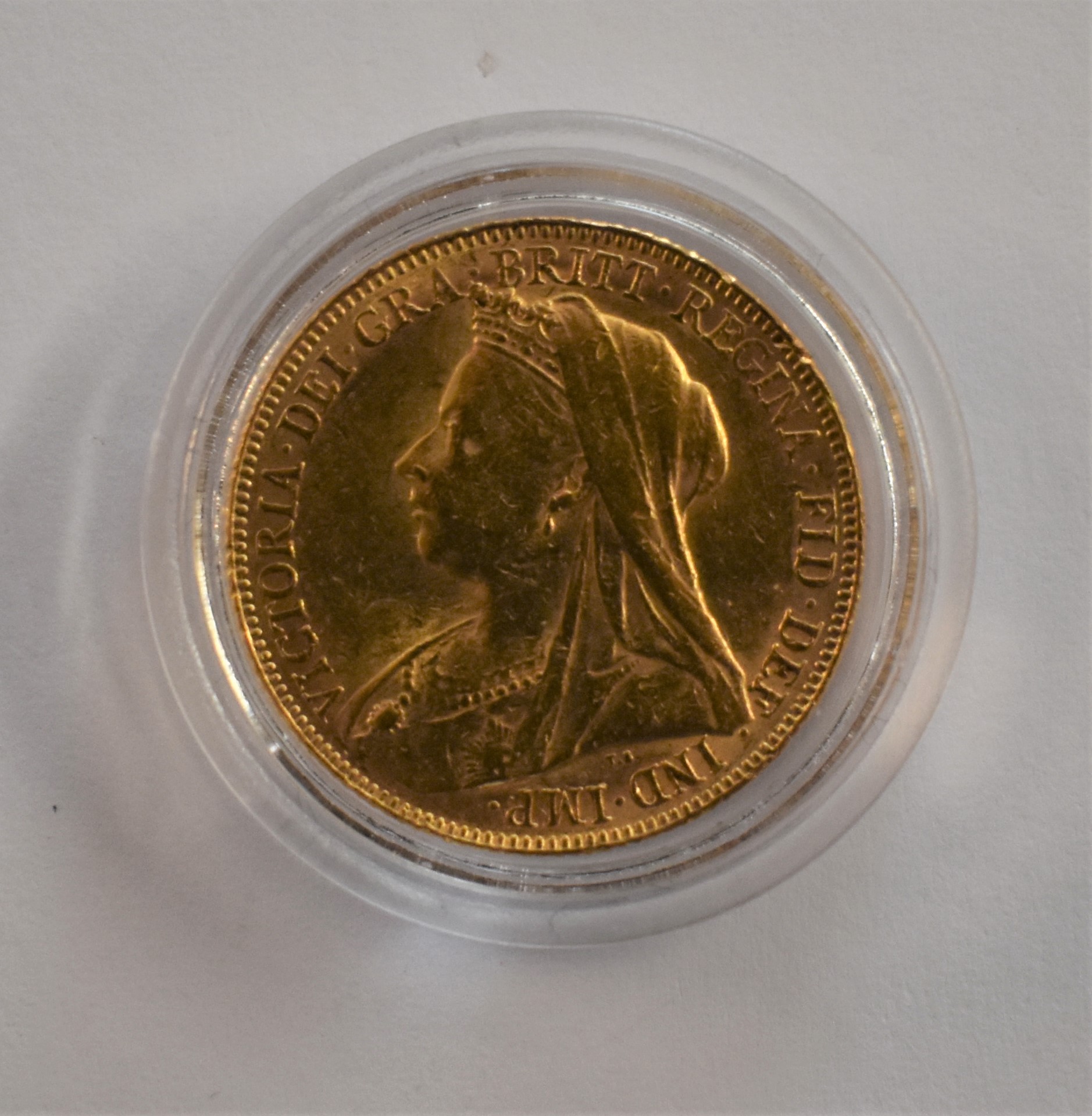 Gold 1900 Victoria old Head Sovereign, VF