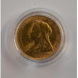 Gold 1900 Victoria old Head Sovereign, VF
