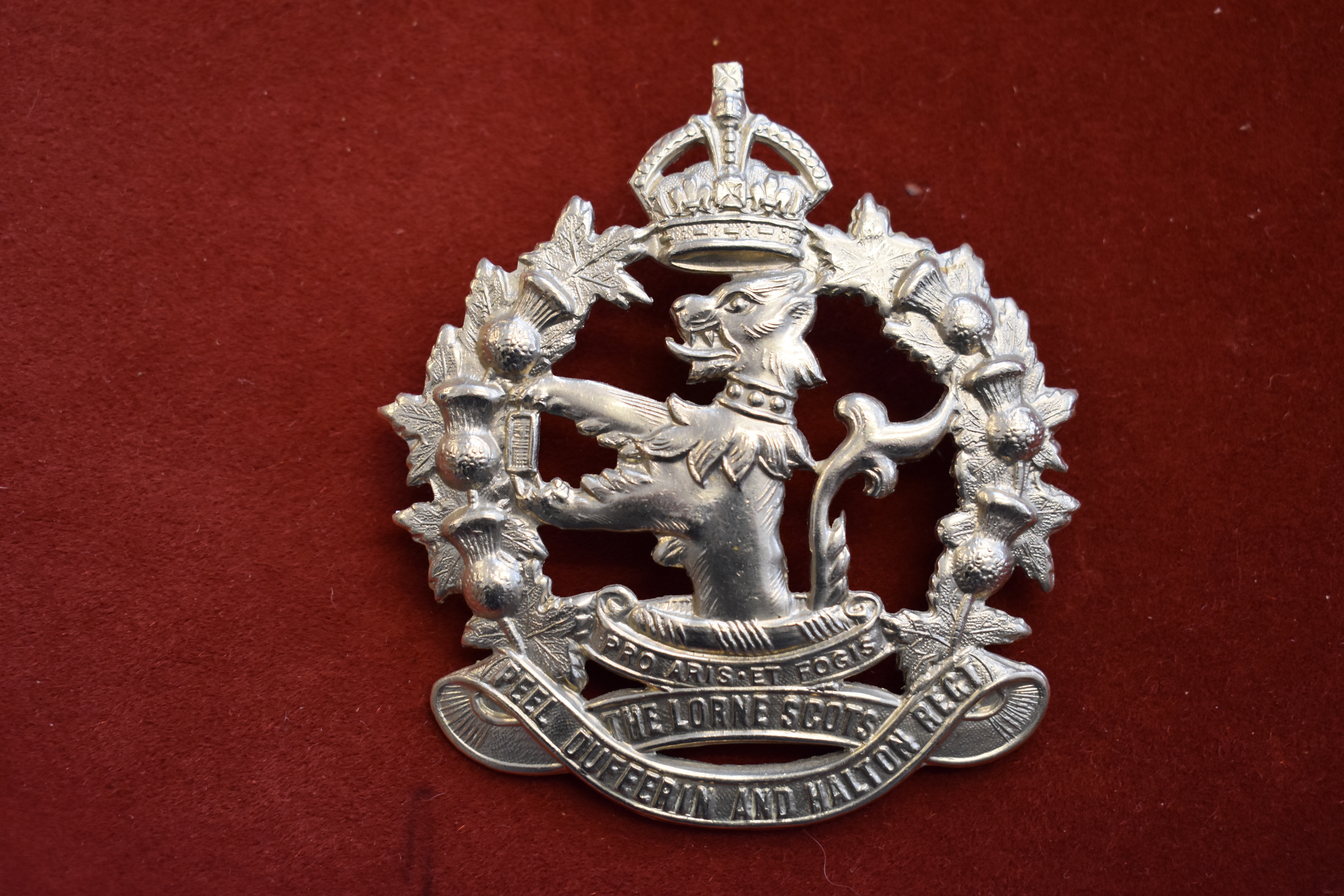 The Lorne Scots (Peel, Dufferin and Halton Regt) Canadian Cap Badge (White-metal), two lugs with