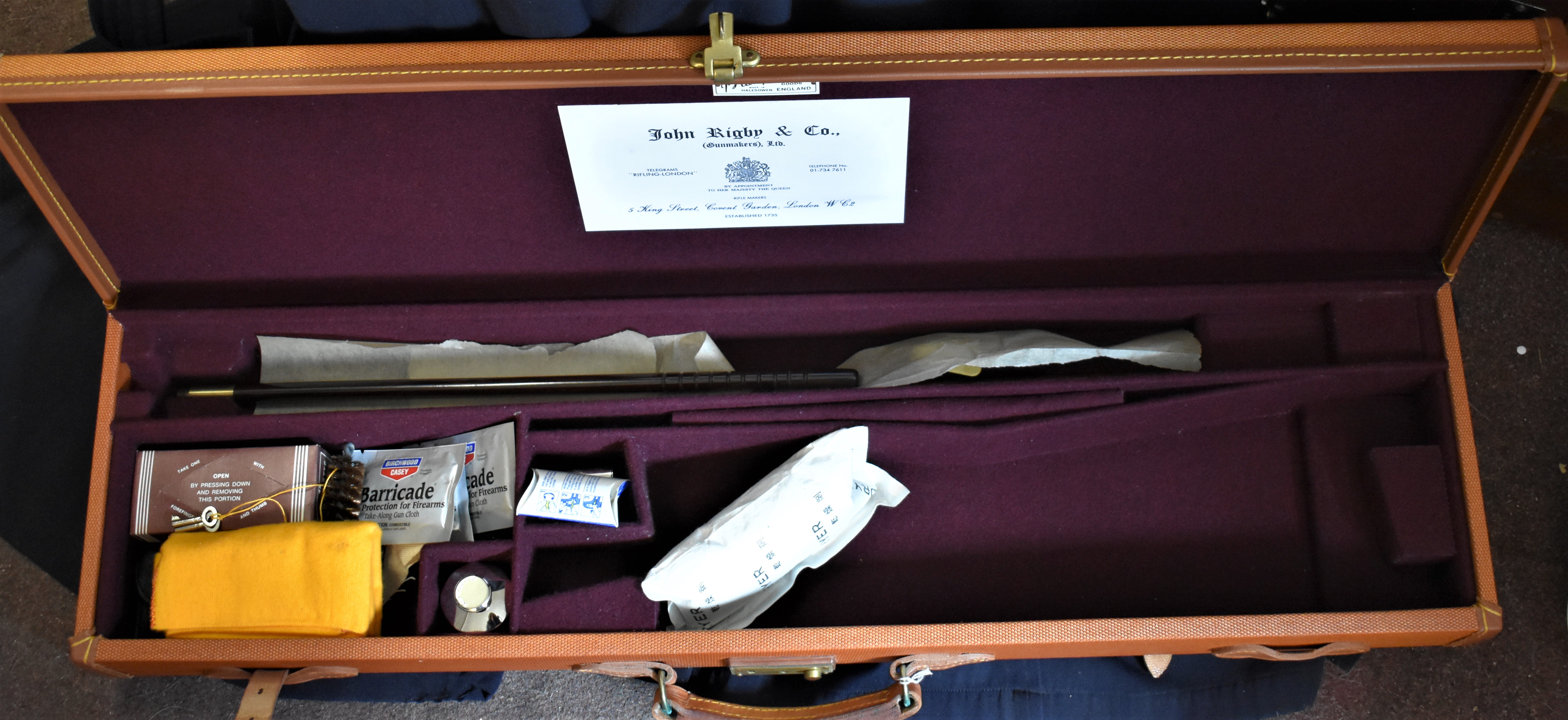 "Brady" Leather Gun Case - High Quality, in immaculate condition as new, with cleaning kit and 'John