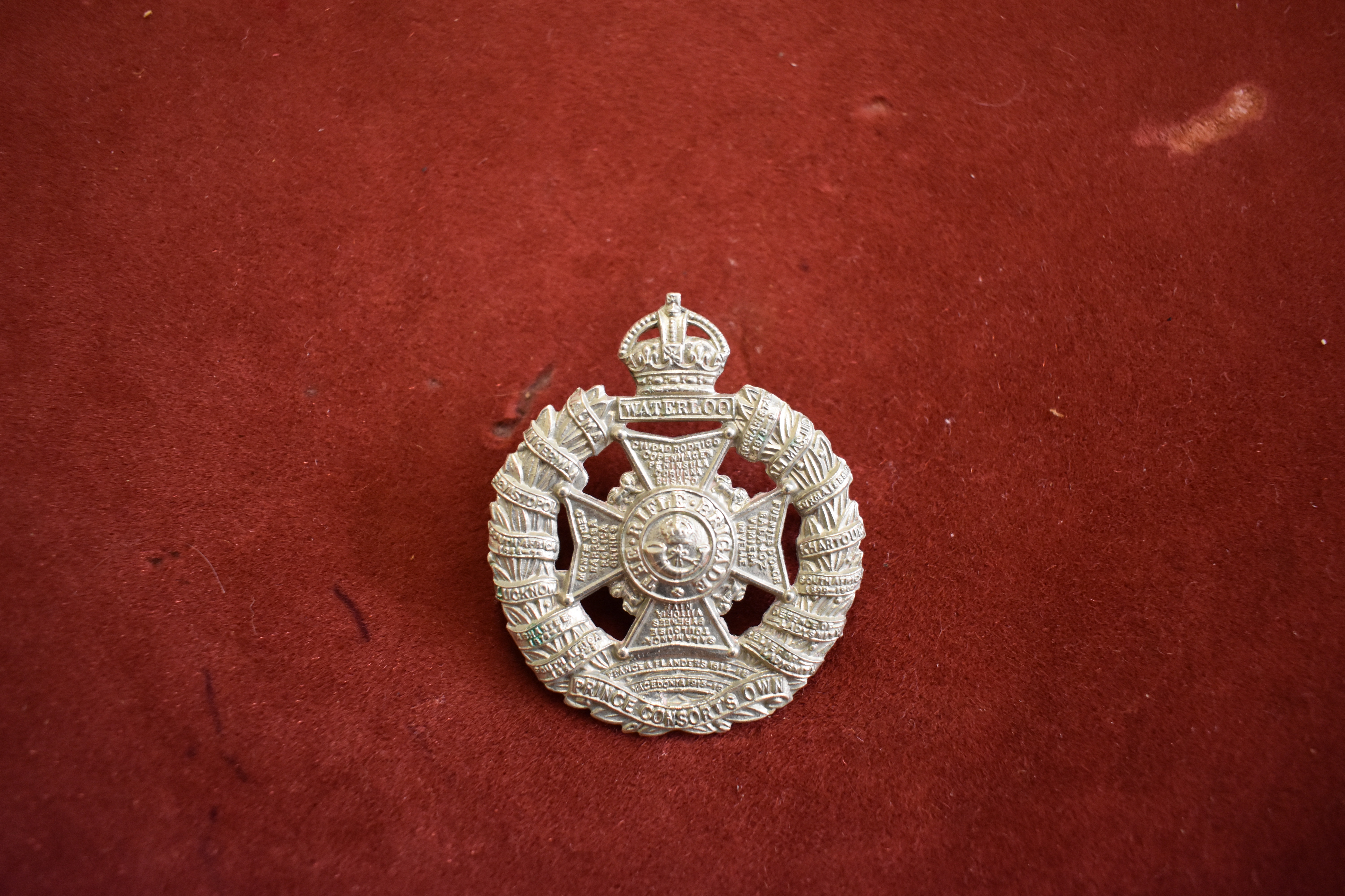 The Rifle Brigade (Prince Consort's Own) Regiment WWII Cap Badge (White-metal), two lugs