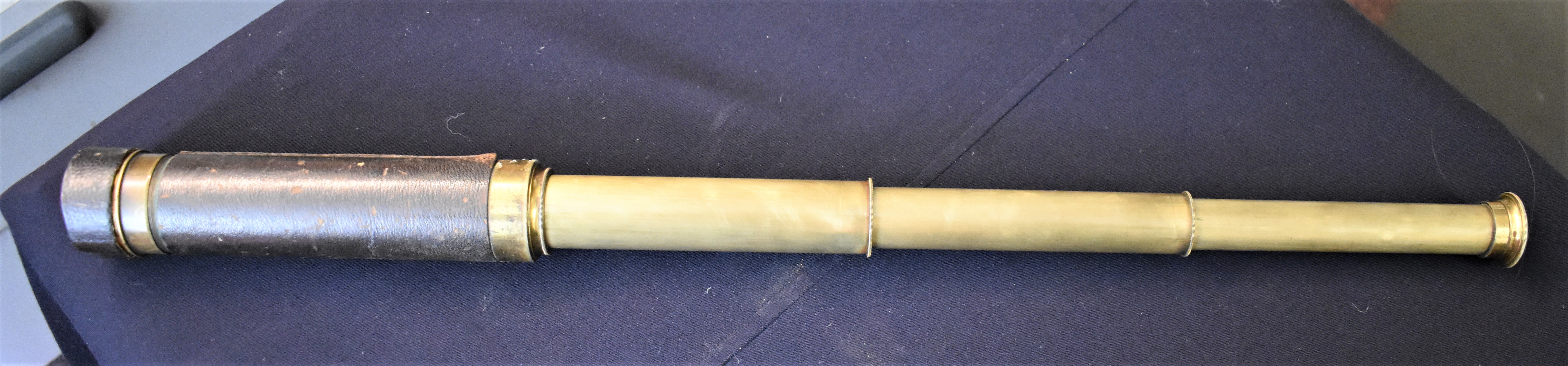 British early 19th Century nautical spyglass, three draw telescope made by J. Morfitt, the lenses - Image 4 of 4