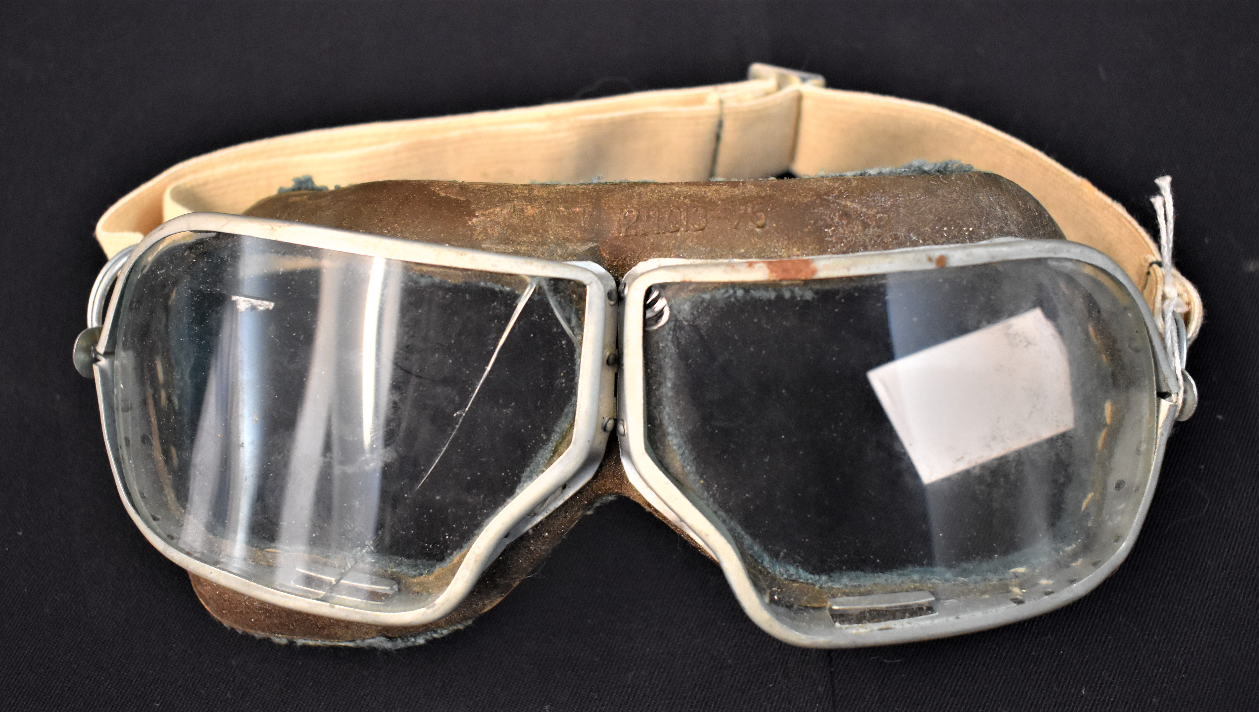 Russian Soviet Army/Airforce Goggles, There is an inscription in Russian GOST 12.4.013-75 and a