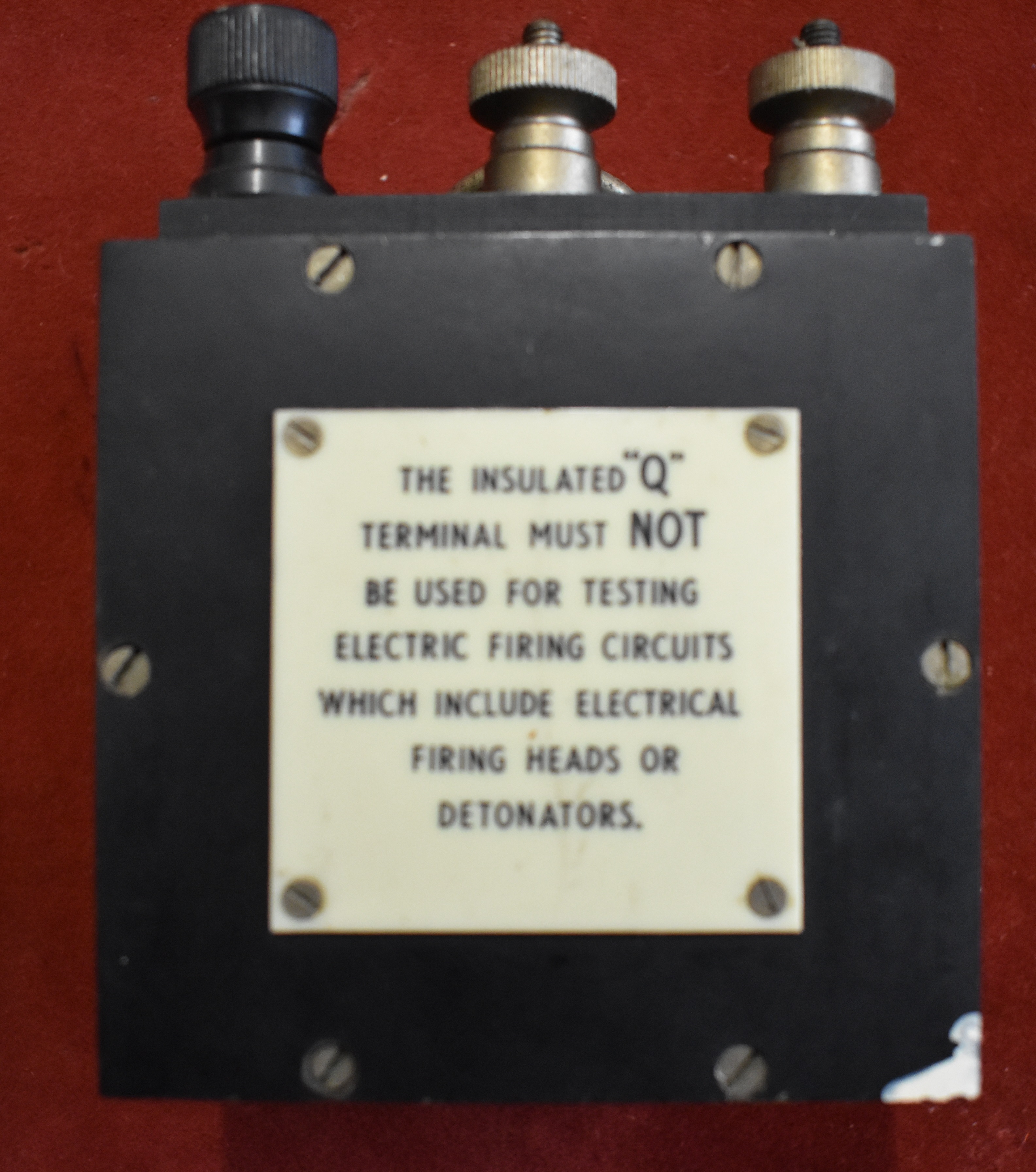 British WWII detonator detector inscribed "Detector Q x I. A.T.P. (WA 0275) G.B. & Co Ltd, No2439 - Image 2 of 2