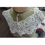 Victorian/Edwardian Cotton White and Beige Lace Ladies Frill Collars (5), all in excellent