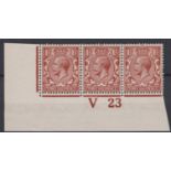 GB George V 1912 1 1/2d Brown V23 strip of 3, 1 Stamp 'frame break at bottom' N 18(1) p mounted mint