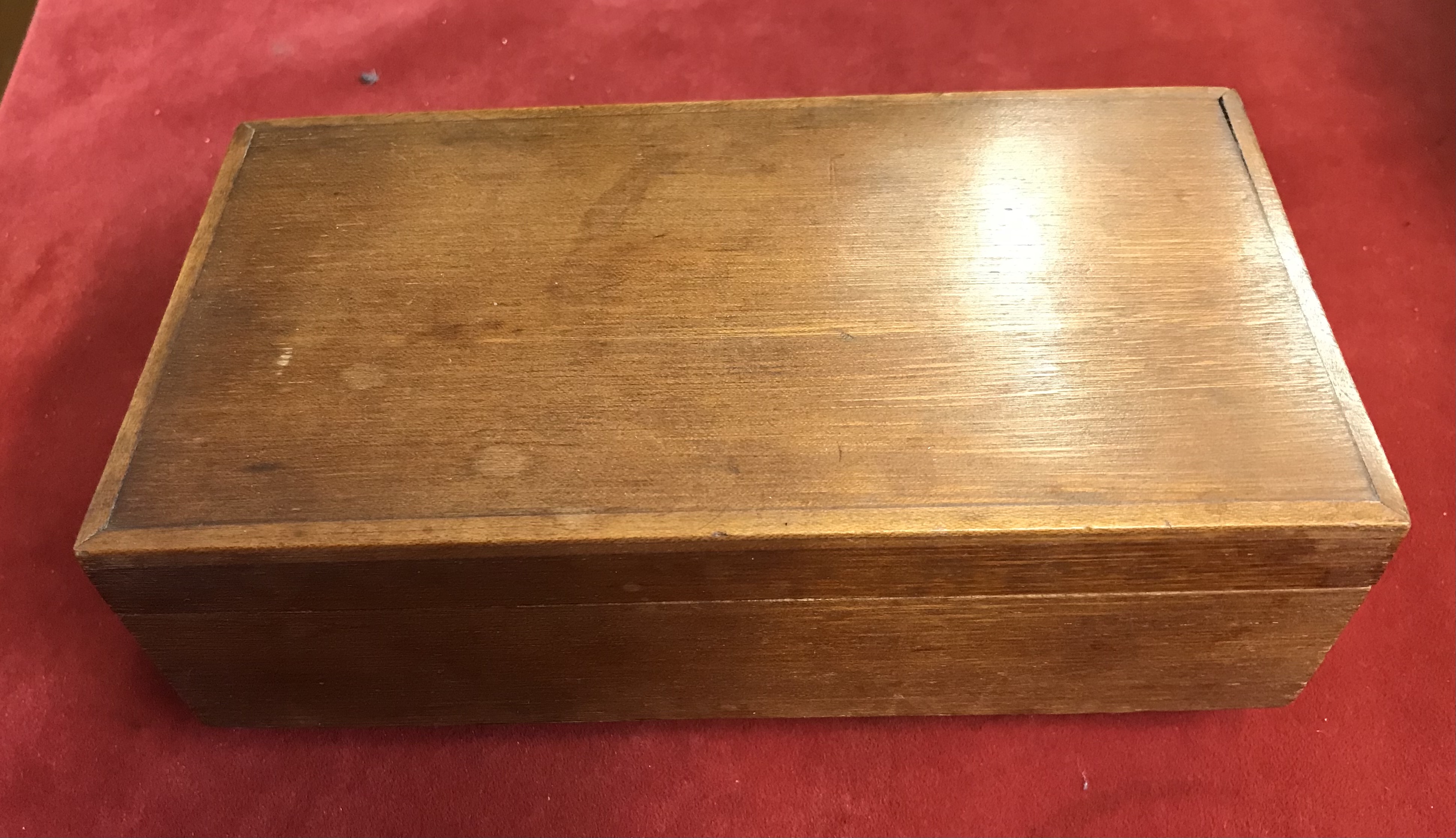 Old Waterloo Bridge vintage tea caddy, a small wooden box with a placard inside which reads "