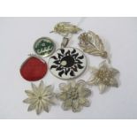 BROOCHES, A selection of filigree, silver, malachite and resin brooches