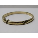 9CT YELLOW GOLD HINGED BANGLE (in af condition) approximately 6.8 grms