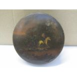 ANTIQUE SNUFF BOX, late Georgian papier mache circular snuff box decorated with equestrian figures