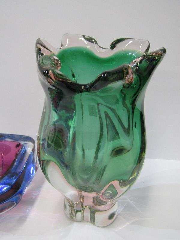 RETRO GLASS, green glass trefoil shape 8" vase, together with blue and pink square base ashtray, 4. - Image 3 of 5