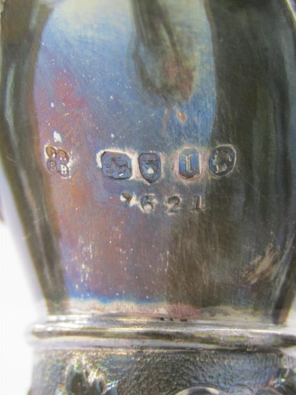 VICTORIAN SILVER MOUNTED CLARET JUG, with etched vine grape and leaf decoration, the silver mounts - Image 5 of 7