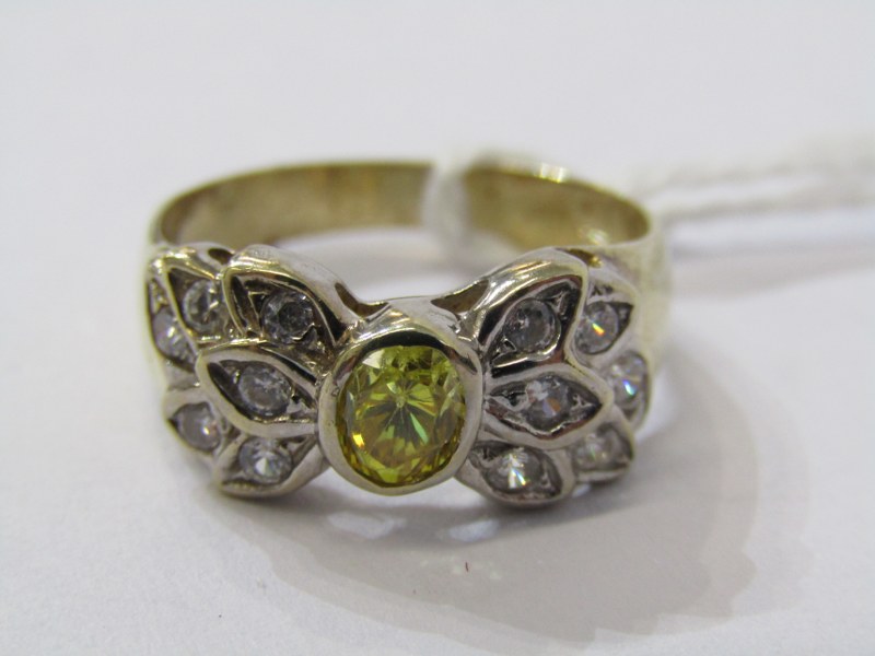 9CT YELLOW GOLD YELLOW & WHITE STONE CLUSTER RING, approx. 3.9grms in weight, size P
