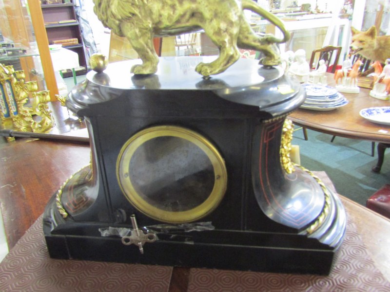VICTORIAN MANTEL CLOCK, black marble lion crested mantel clock with French striking movement - Image 4 of 4