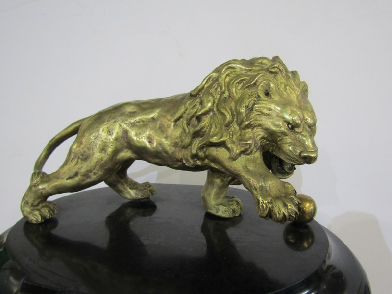 VICTORIAN MANTEL CLOCK, black marble lion crested mantel clock with French striking movement - Image 3 of 4